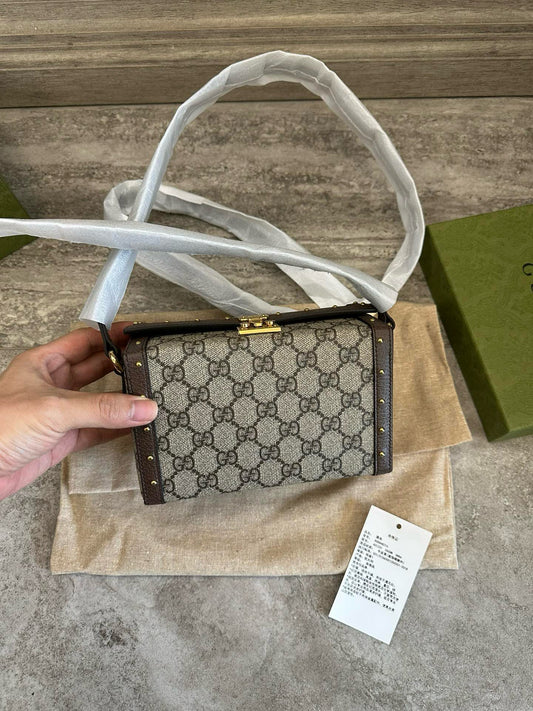 Gucci GG Supreme Rivet Box Bag Shoulder Crossbody Bag