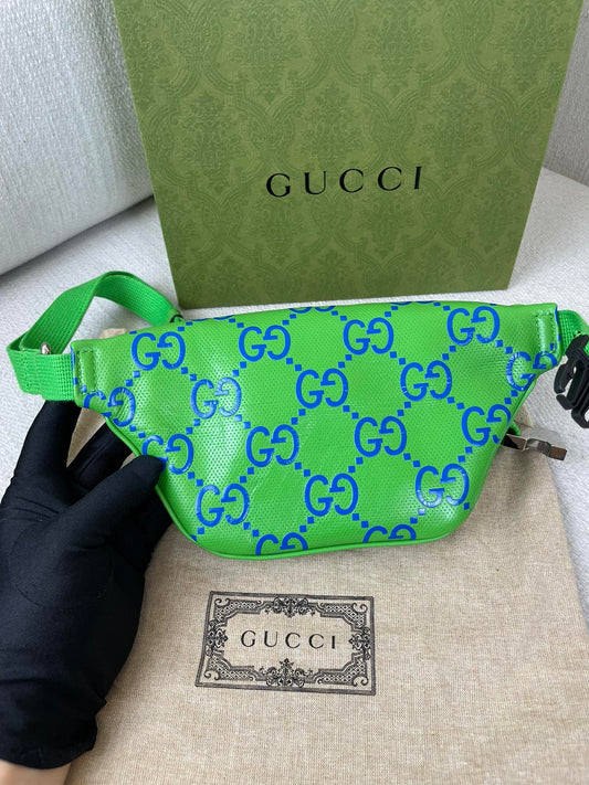 Gucci Supreme Crossbody Bag Chest Bag