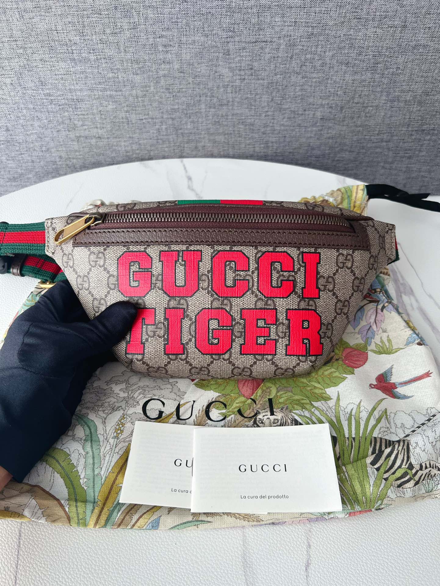 Gucci GG Supreme Tiger Striped Waist Bag Chest Bag