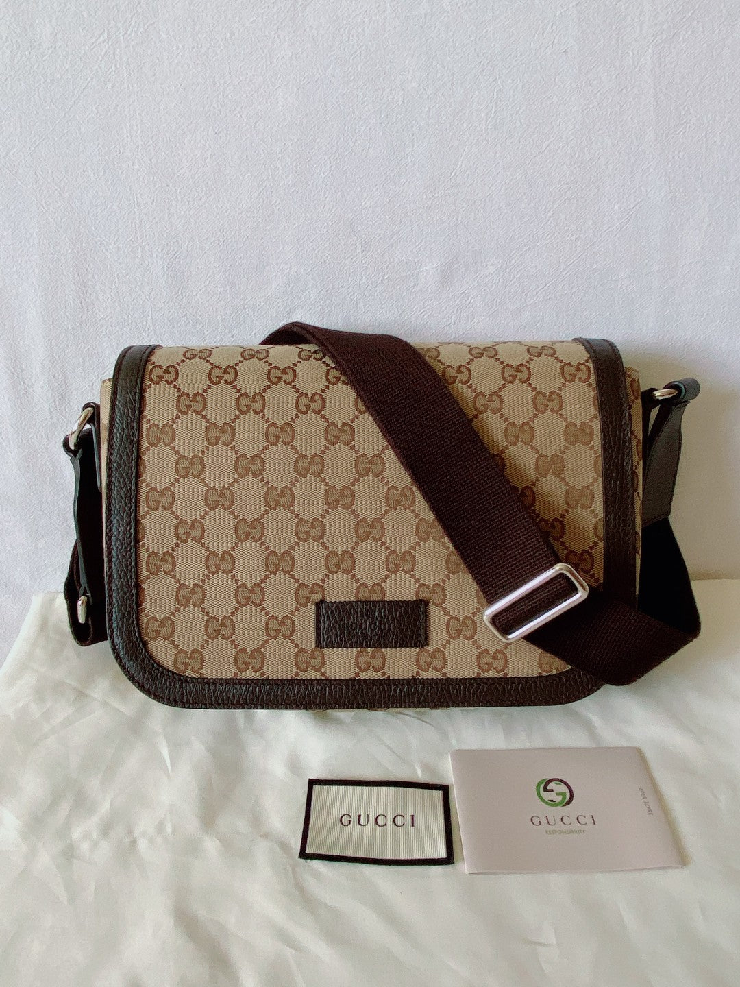 Gucci GG Supreme Messenger Bag Shoulder Crossbody Bag