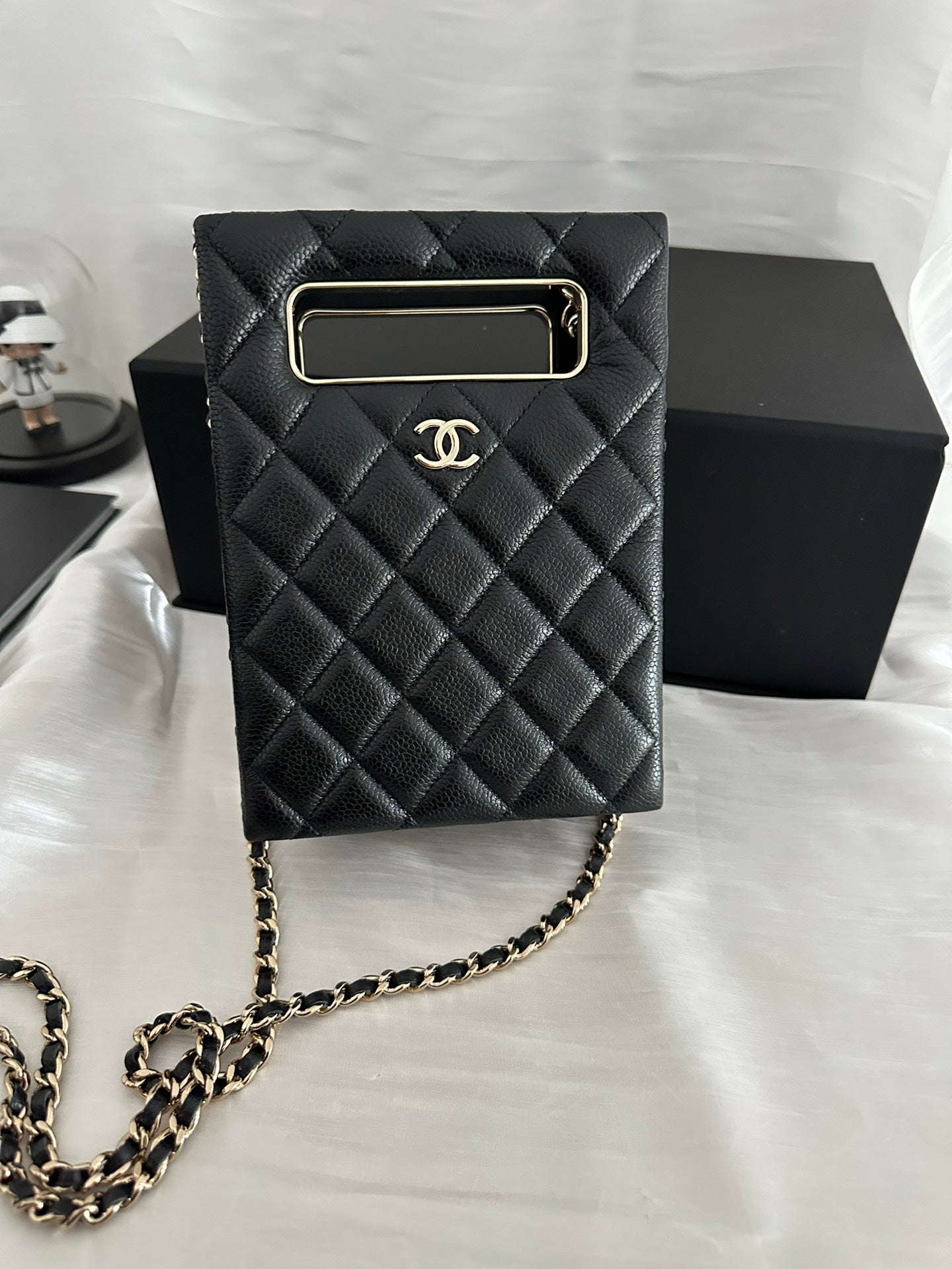 Chanel Embossed Lychee Patterned Chain Bag Crossbody Bag