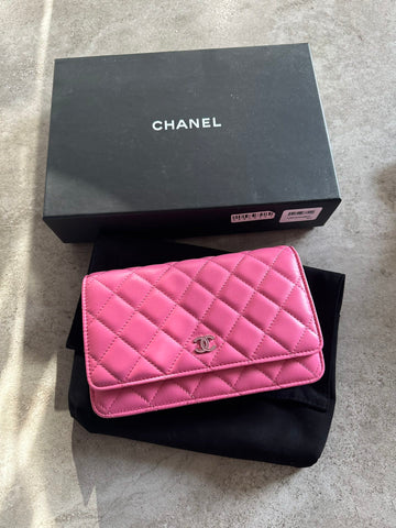 Chanel Pink Diamond Patterned Chain Bag