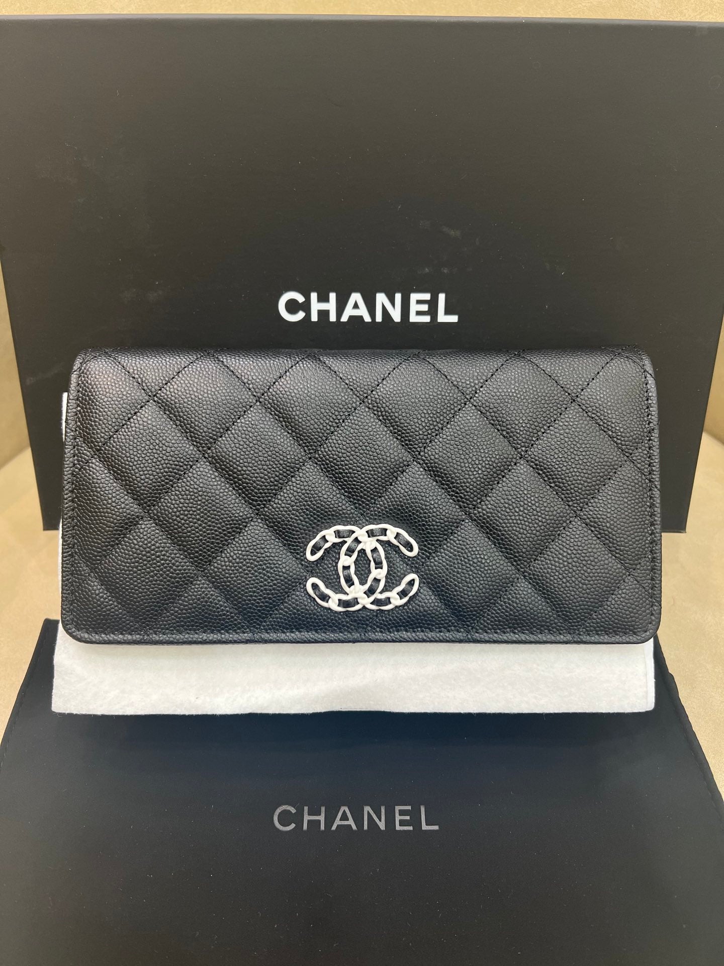 Chanel Black Lychee Skin Diamond Patterned Shoulder Crossbody Bag