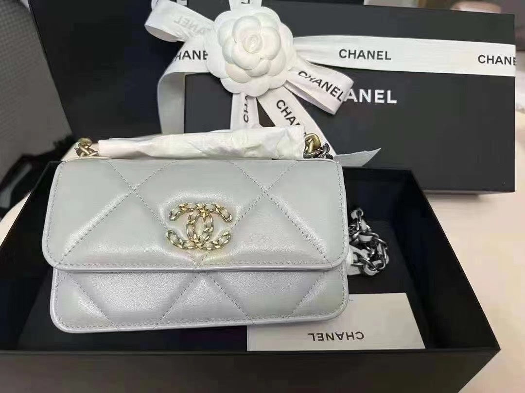 Chanel Mini 19 Bag Diamond Checkered Chain Shoulder Strap Shoulder Bag