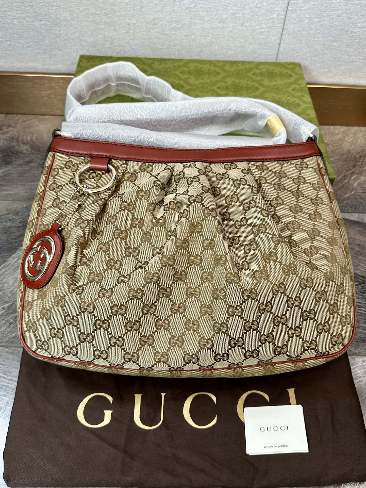 Gucci Supreme Sukey Shoulder Handbag