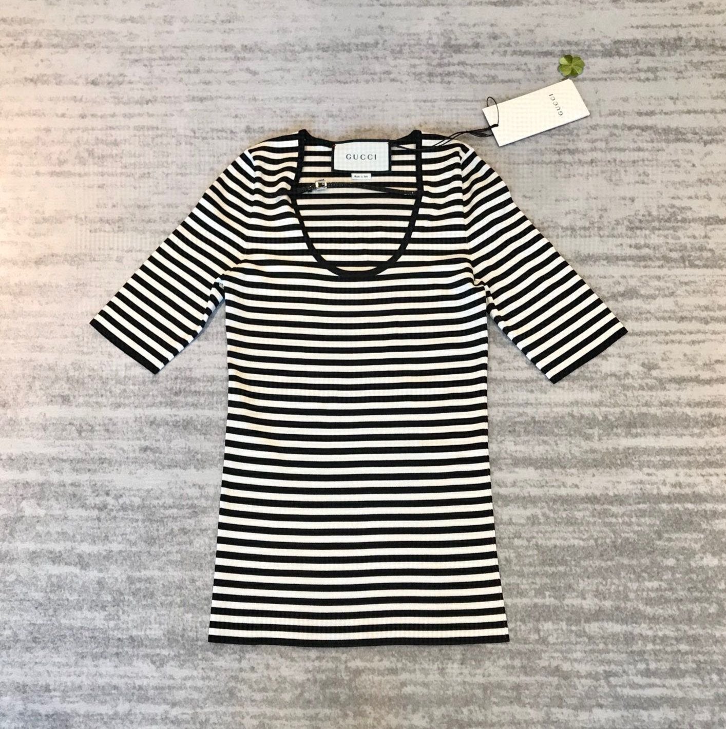 Gucci Women's Black And White Striped Knitted Shirt Short Sleeved