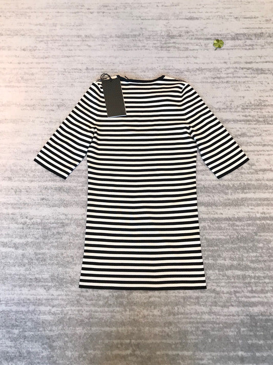 Gucci Women's Black And White Striped Knitted Shirt Short Sleeved