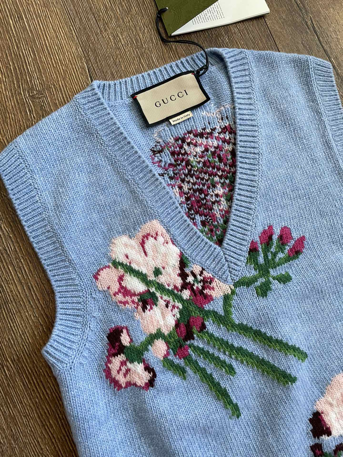 Gucci Floral Embroidered V-neck Vest