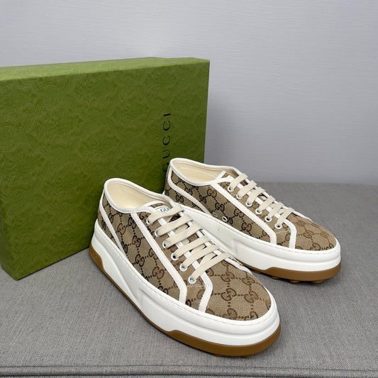 Gucci Low Top Lace Up Canvas Board Shoes  EU41