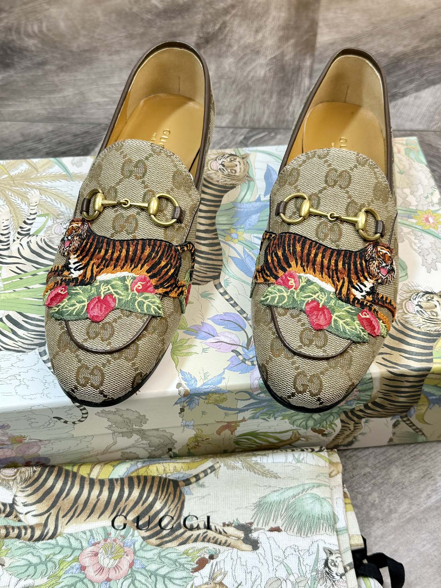 Gucci Supreme Tiger Embroidered Horsebit Loafer Shoe EU37