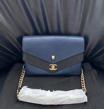 Chanel Color Blocking Gold Button Flipped Envelope Chain Bag