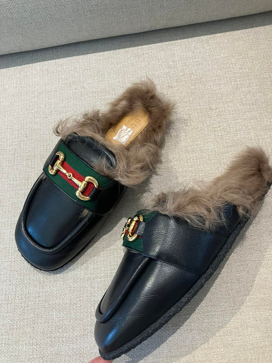 Gucci Round Toe Flat Bottomed Plush Slippers