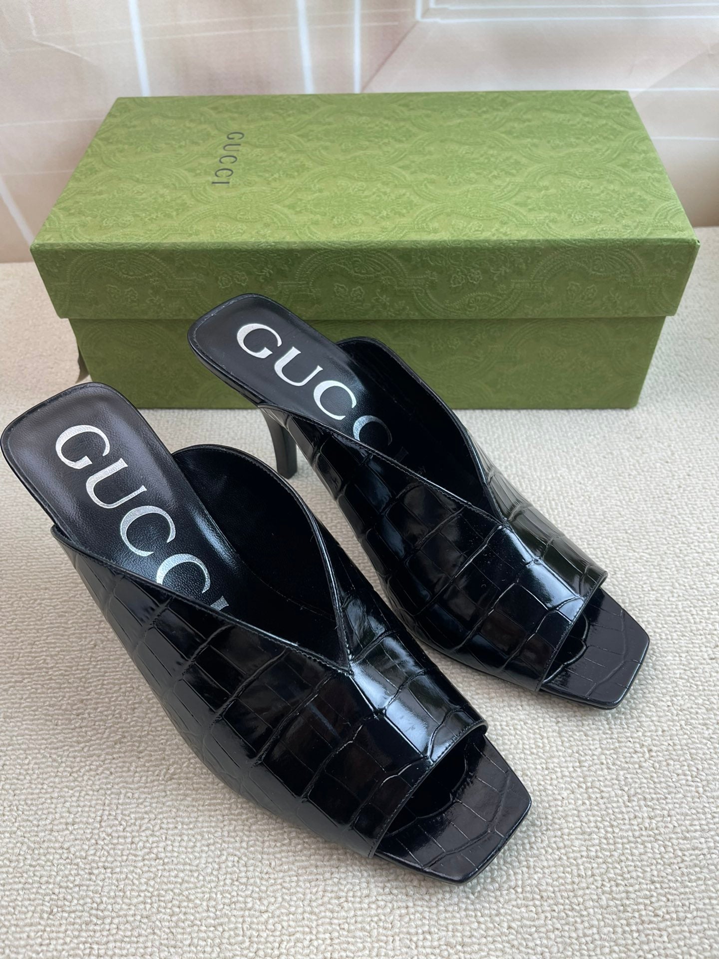 Gucci Crocodile Patterned Slippers