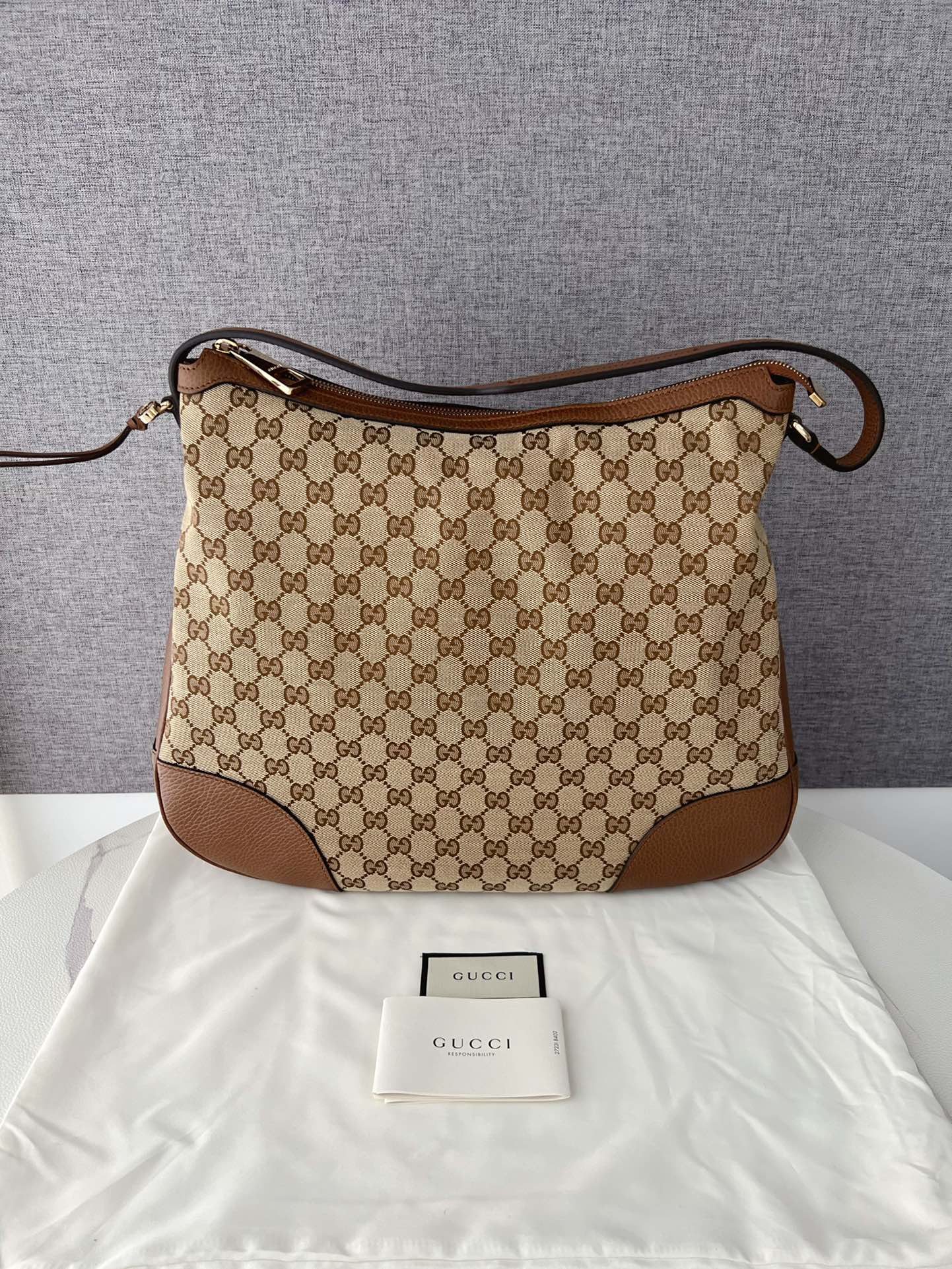 Gucci Supreme Brown Underarm Bag Handbag Shoulder Bag