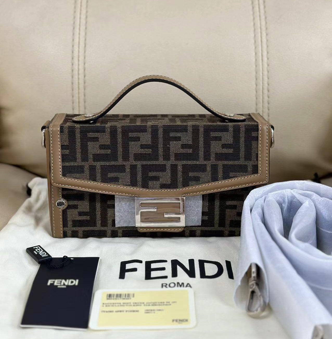 Fendi FF Baguette Soft Trunk Flip Magnetic Buckle Shoulder Crossbody Bag