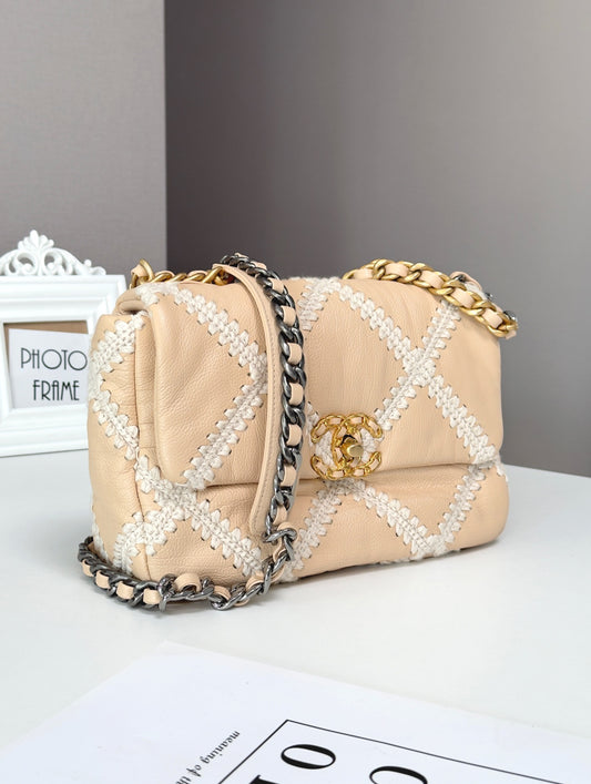 Chanel Pink CC Buckle Metal Shoulder Crossbody Bag