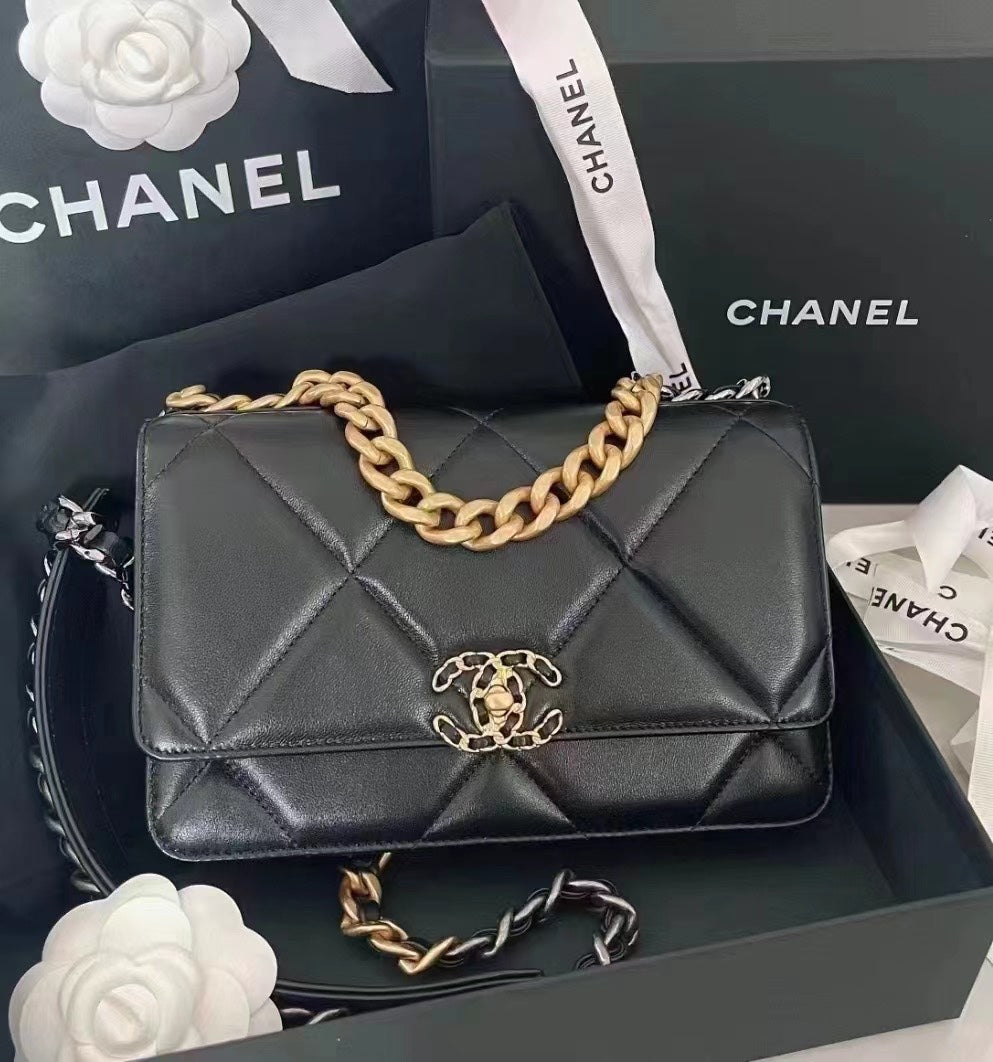 Chanel 19 WOC Knob Chip Pack Shoulder Crossbody Bag