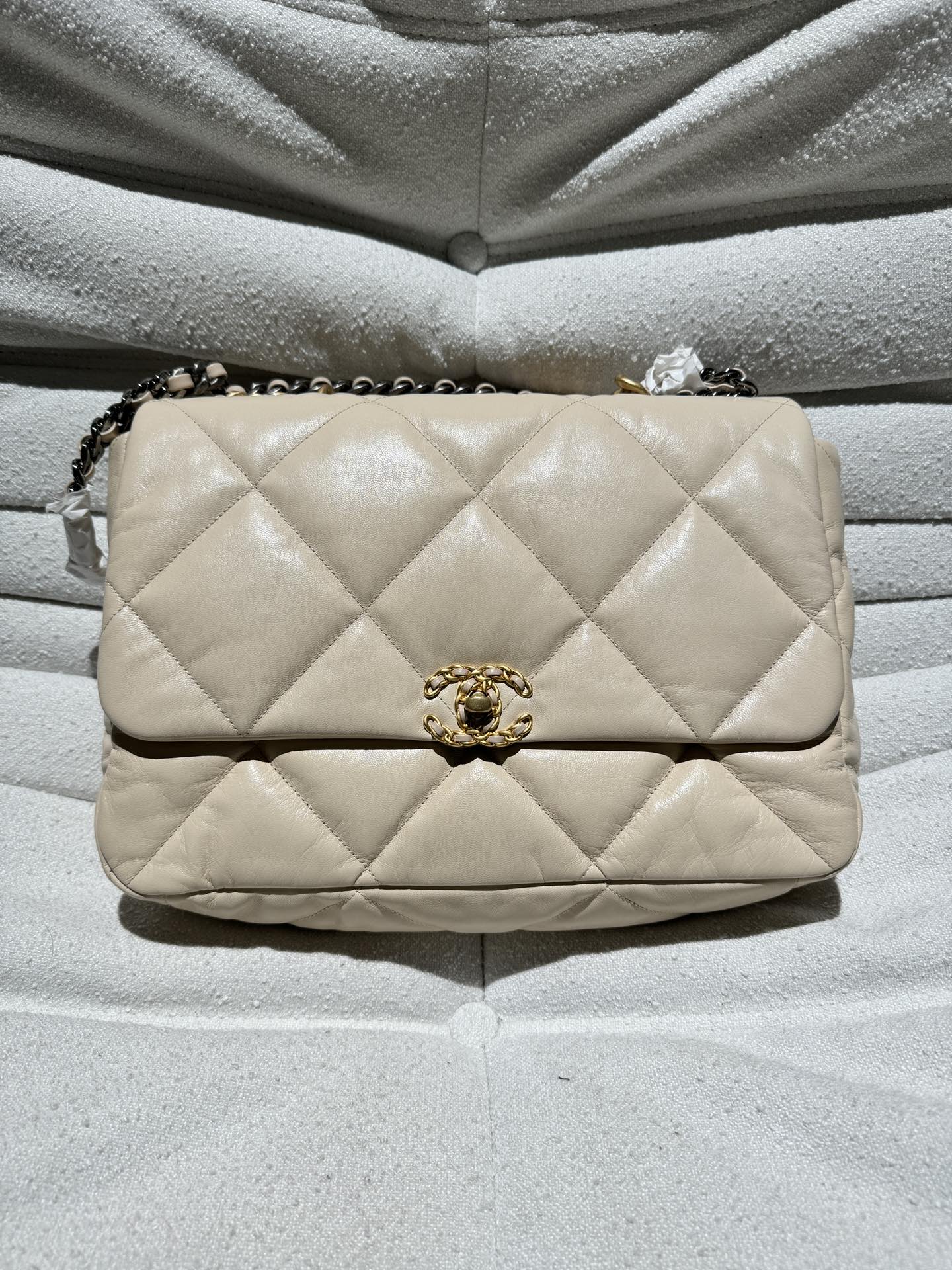 Chanel Maxi White Diamond Patterned Shoulder Handbag