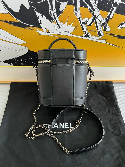 Chanel Black Vanity CC Makeup Bag Bucket Bag Shoulder Handbag