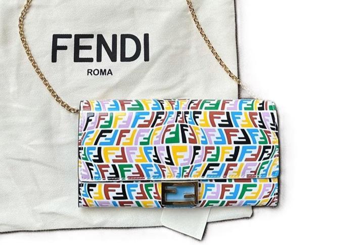 Fendi FF Logo Chain Wallet Shoulder Bag